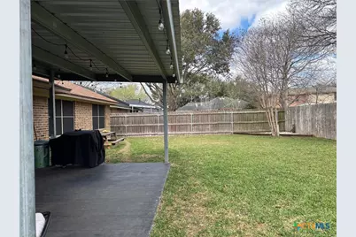 210 Nantucket Avenue, Victoria, TX 77904 - Photo 7
