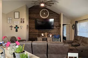 210 Nantucket Ave, Victoria, TX 77904 - Photo 7