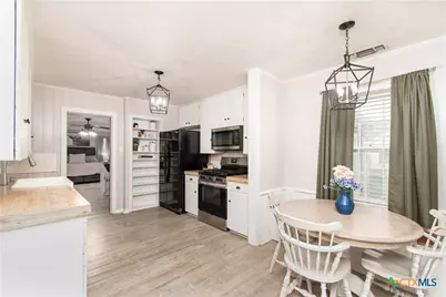 417 E 14th Avenue, Belton, TX 76513 - Photo 5