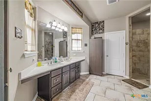 1032 Levi Sloan Rd, Victoria, TX 77904 - Photo 11