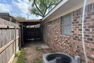 111 Lancelot St, Victoria, TX 77904 - Photo 9