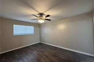 111 Lancelot St, Victoria, TX 77904 - Photo 7