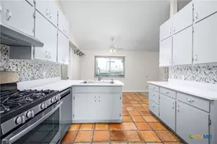 1106 Renee St, Seguin, TX 78155 - Photo 13