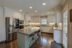 664 California Blvd, New Braunfels, TX 78130 - Photo 9