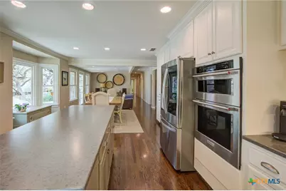 664 California Boulevard, New Braunfels, TX 78130 - Photo 5