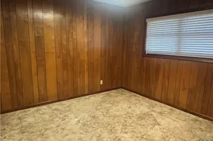 1209 E Morgan Ave, Cuero, TX 77954 - Photo 13