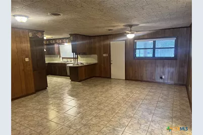 1209 E Morgan Avenue, Cuero, TX 77954 - Photo 3