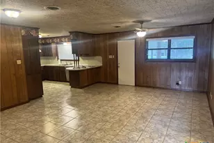 1209 E Morgan Ave, Cuero, TX 77954 - Photo 3