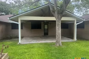 1209 E Morgan Ave, Cuero, TX 77954 - Photo 21