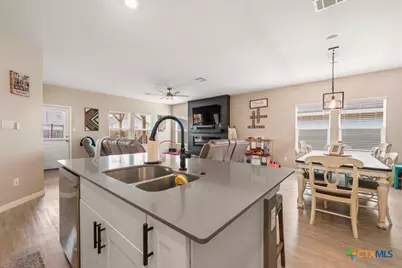 9109 Honey Mesquite, Seguin, TX 78155 - Photo 11