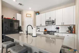 9109 Honey Mesquite, Seguin, TX 78155 - Photo 9