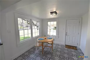 1001 N Penelope St, Belton, TX 76513 - Photo 9