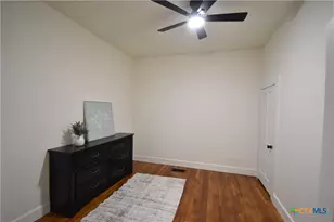 1001 N Penelope St, Belton, TX 76513 - Photo 27