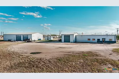 13102 N Navarro, Victoria, TX 77904 - Photo 3