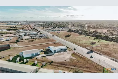 13102 N Navarro, Victoria, TX 77904 - Photo 11