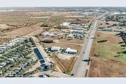 13102 N Navarro, Victoria, TX 77904 - Photo 5