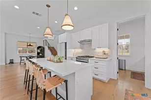 415 Alexander Ave, New Braunfels, TX 78130 - Photo 1