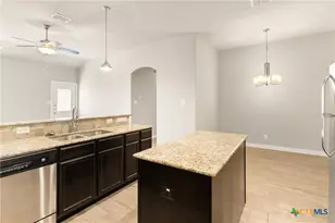 541 Creekside Frst, New Braunfels, TX 78130 - Photo 7