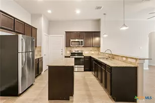 541 Creekside Frst, New Braunfels, TX 78130 - Photo 5