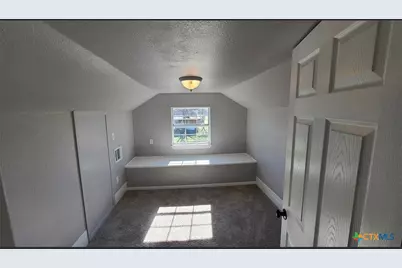 205 E Martin Luther King Jr Boulevard, Taylor, TX 76574 - Photo 9