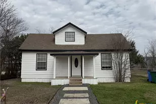 205 E Martin Luther King Jr Blvd, Taylor, TX 76574 - Photo 1