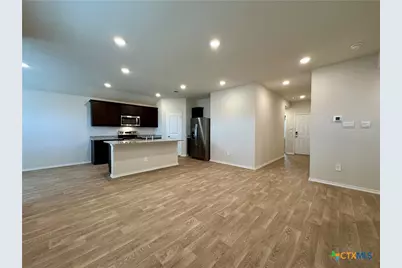 713 Signe, Seguin, TX 78155 - Photo 3