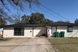 809 W Avenue D, Belton, TX 76513 - Photo 1