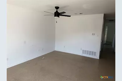 809 W Avenue D, Belton, TX 76513 - Photo 3