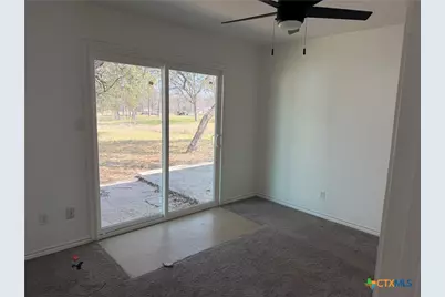 809 W Avenue D, Belton, TX 76513 - Photo 7