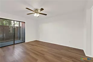 1202 Thorpe Ln, San Marcos, TX 78666 - Photo 21