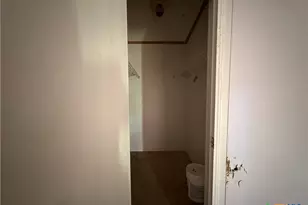 514 S Gonzales St, Cuero, TX 77954 - Photo 9