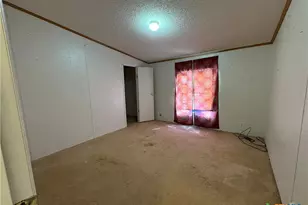 514 S Gonzales St, Cuero, TX 77954 - Photo 7