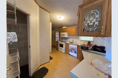 514 S Gonzales Street, Cuero, TX 77954 - Photo 5