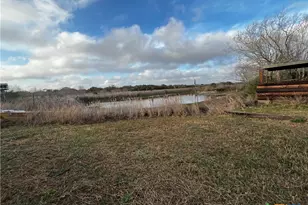 607 Quail Meadow Rd, Seadrift, TX 77983 - Photo 9