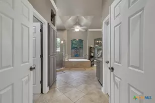 9752 Trophy Oaks Dr, San Antonio, TX 78266 - Photo 19