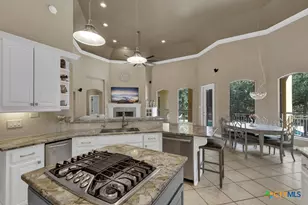 9752 Trophy Oaks Dr, San Antonio, TX 78266 - Photo 3