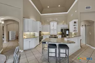 9752 Trophy Oaks Dr, San Antonio, TX 78266 - Photo 5
