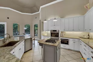 9752 Trophy Oaks Dr, San Antonio, TX 78266 - Photo 9