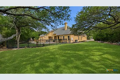9752 Trophy Oaks Drive, San Antonio, TX 78266 - Photo 39