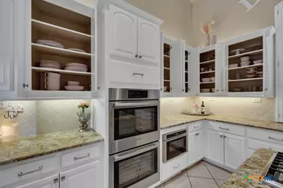 9752 Trophy Oaks Drive, San Antonio, TX 78266 - Photo 7