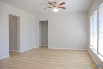 506 Story Avenue, Florence, TX 76527 - Photo 3