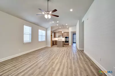 2072 Stephanie Avenue, New Braunfels, TX 78132 - Photo 7