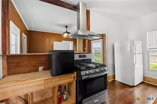 201 N 10th St, Buckholts, TX 76518 - Photo 11