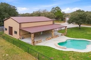 108 Lakeway Ct, Victoria, TX 77905 - Photo 5