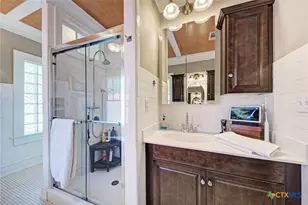 401 W 4th St, Lampasas, TX 76550 - Photo 35