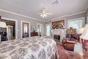 401 W 4th St, Lampasas, TX 76550 - Photo 31