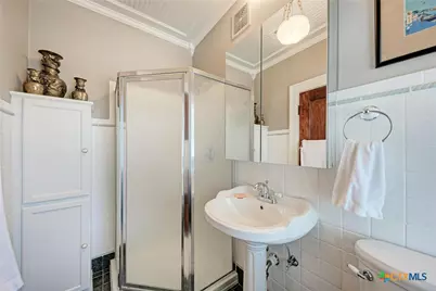 401 W 4th Street, Lampasas, TX 76550 - Photo 43