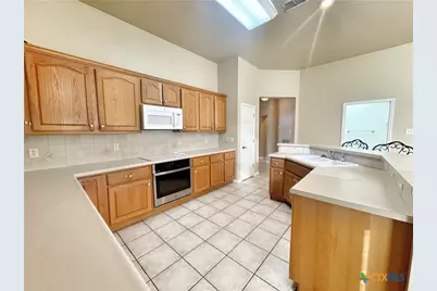 2263 Kensington Way, New Braunfels, TX 78130 - Photo 7