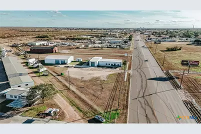 13102 N Navarro, Victoria, TX 77904 - Photo 9