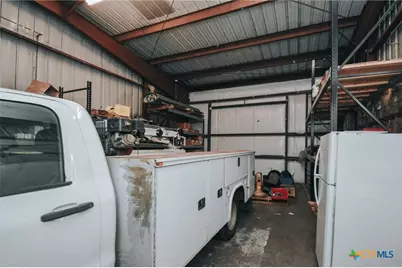 13102 N Navarro, Victoria, TX 77904 - Photo 33